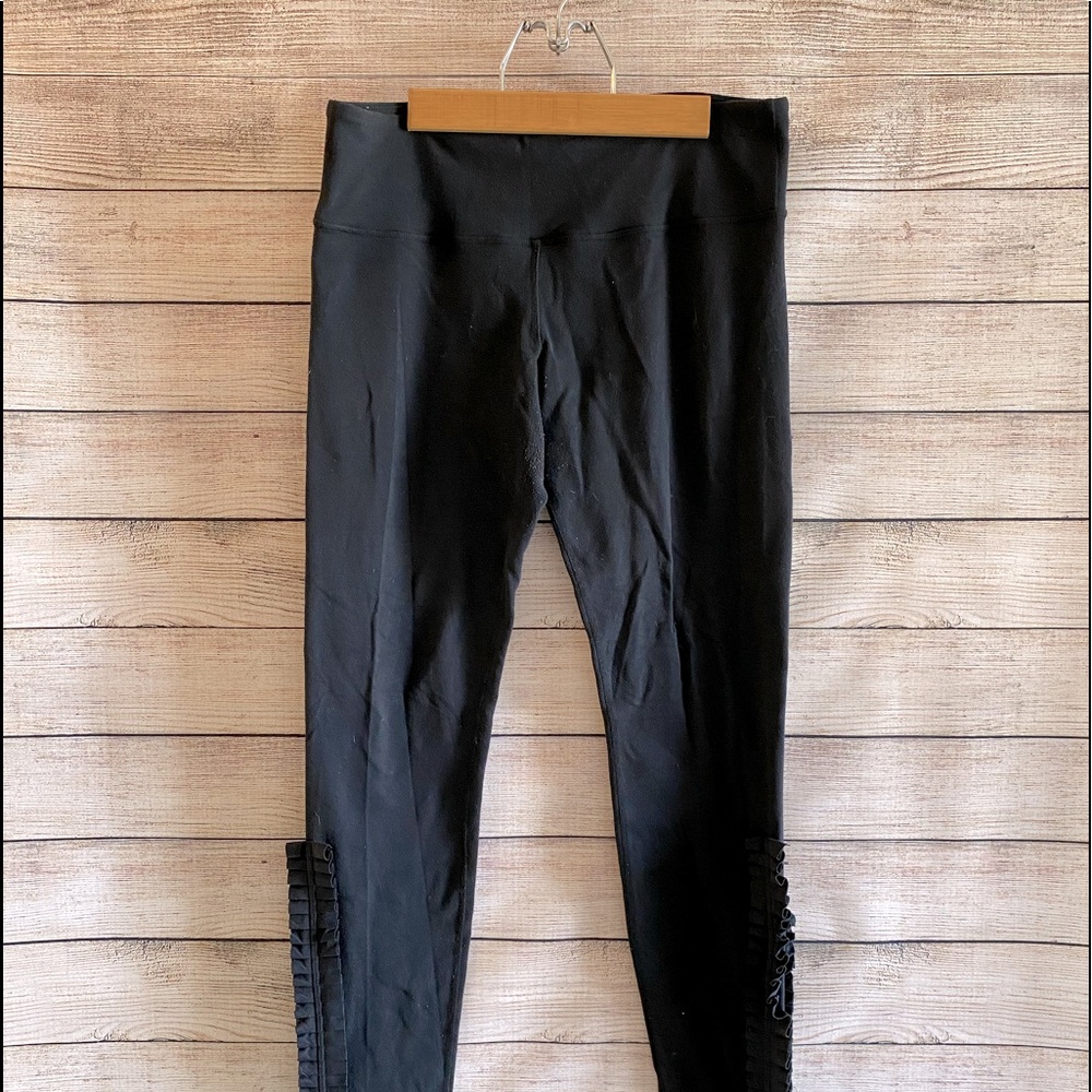 Women’s Lululemon Size Medium/Large leggings